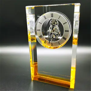 주문 로고 수정같은 개인화된 트로피 책상 서 있는 시계 3d 레이저 조각 기념품 시계 포상