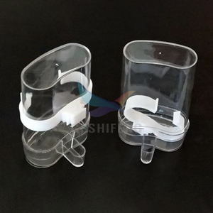 Nuevo diseño, accesorios para pájaros de alta calidad, comedero para loros, dispensador de agua para pájaros, uso automático, <span class=keywords><strong>bebedero</strong></span> de agua para aves de corral - Product Image 1