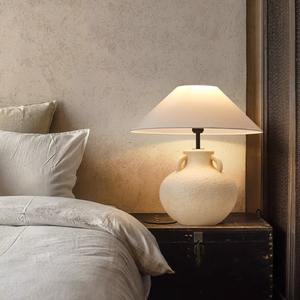 Lampe de table en céramique de style japonais Wabi-Sabi faite à la main, rétro, nouvelle décoration de chambre à coucher chinoise, lampe de chevet créative de designer - Product Image 6