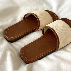 รองเท้าแตะแบบสวมสำหรับผู้หญิง ปี 2026 เหมาะสำหรับใส่กลางแจ้ง ชายหาด กันลื่น ดีไซน์หรูหราสำหรับสุภาพสตรี - Product Image 5