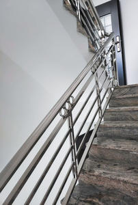 Mains courantes d'escalier en acier inoxydable auto-installées barrières de trafic <span class=keywords><strong>pour</strong></span> centres commerciaux écoles Rails de pare-feu <span class=keywords><strong>pour</strong></span> fenêtres - Product Image 4