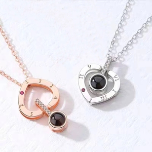 Collar con colgante de proyección I Love You de oro rosa 100 idiomas para mujer, collar de boda con memoria de <span class=keywords><strong>amor</strong></span> 2025, Día de San Valentín - Product Image 1