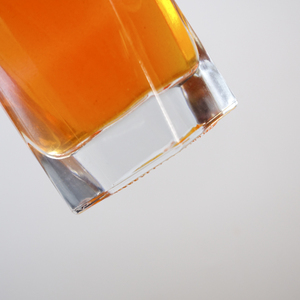 750ml 500ml Design unique personnalisé Vodka Whisky Tequila <span class=keywords><strong>Rhum</strong></span> Gin Bouteilles en verre vides avec bouchon en aluminium argenté - Product Image 3