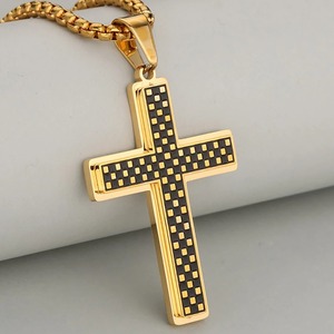 Collar con Colgante de Cruz de Acero Inoxidable con Diseño de Tablero de Ajedrez, para Hombre y Mujer, Clásico, de Doble Capa, Resistente al Deslustre, Impermeable, Amuleto Religioso - Product Image 4