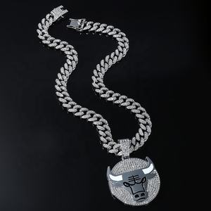 יצרני כדורים מותאמים אישית אליפות תליון שרשראות יוניסקס מצופה זהב/כסף שרשרת תליון קוביה - Product Image 4