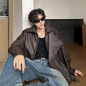 Nuova Giacca Unisex in Pelle PU Stile Americano Retrò, Formale, Lunga, Fresca e Comoda con Colletto Rialzato - Product Image 3