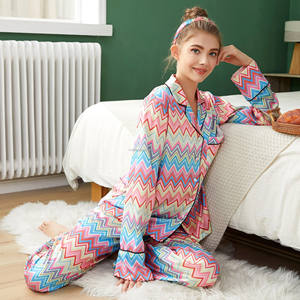 Новинка, атласная Шелковая пижама британского размера из 2 предметов, короткая Пижама, пижамный комплект с шортами для женщин, индивидуальный пижамный комплект, атласная пижама - Product Image 4