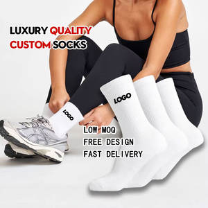 Muestra Gratis Calcetines Deportivos de Lujo Personalizados con Letra Blanca, Calcetines de Gimnasio Tipo Crew con Bordado en la Parte Inferior - Product Image 1