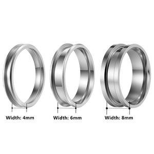 Bague en acier inoxydable sur mesure pour hommes et femmes, design simple et élégant, plaquée or, idéale pour mariage ou cadeau de fête - Product Image 5