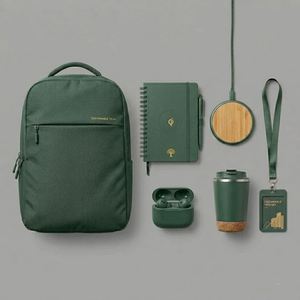 Ensemble de Marchandises Promotionnelles Personnalisées pour Salons Professionnels : Sac à Dos, Bouteille Isotherme, Écouteurs, Carnet, Lanière - Product Image 3