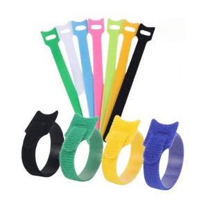 Sangles de gestion de câbles en forme de chat et en forme de T, en nylon coloré, auto-adhésives, avec attaches Velcro dos à dos - Product Image 4