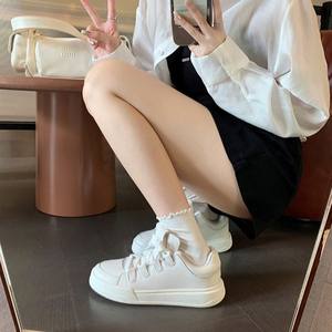 Baskets blanches pour femmes en cuir de vachette véritable, style Miu, à semelle épaisse, à lacets, rehaussantes, collection Printemps 2026, chaussures décontractées coréennes - Product Image 4