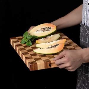 Planche à découper en bois à damier en caoutchouc, bloc de coupe épaissi de cuisine en gros 2023 - Product Image 5