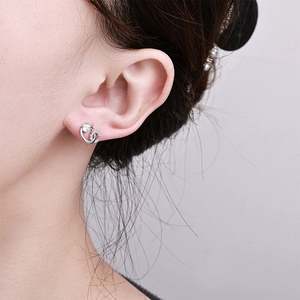 Pendientes de Plata de Ley S925 con Doble Aro CC y Moissanita - Product Image 3