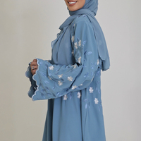 Robe longue Abaya élégante pour femmes, brodée de fleurs, robe de mariée islamique pour femmes musulmanes, robe en mousseline de soie bleue à fleurs, manches assorties, hijab