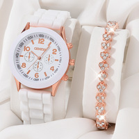 Nouvelle montre à quartz pour femmes senior sense simple classique bracelet en cuir imitation montre ensemble pour femmes