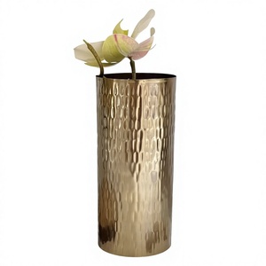 Vase à fleurs en métal pour la décoration de la maison, pot à fleurs décoratif vintage pour le salon, centre de table, accent rustique - Product Image 1