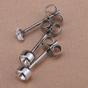 CZ Bezel <span class=keywords><strong>Stud</strong></span> Bông Tai Titan Clasp Vòng Zircon Thanh Lịch Vành Tai Sụn Piercing - Product Image 3
