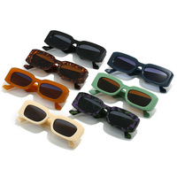 Lunettes de soleil rectangulaires polyvalentes tendance 2024, design carré simple avec verres UV400 pour adultes
