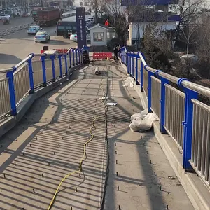 Fornecer tráfego rodoviário segurança aço inoxidável composto tubo guardrail ponte acidente barreira para pontos cênicos e proteção do rio