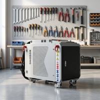 Machine de nettoyage au laser pulsé de haute qualité 500 W à refroidissement par eau pour l'élimination de la rouille et de la peinture sur l'acier