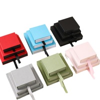 Boîte de présentation de bijoux personnalisable avec tiroir coulissant en feuille d'or, compartiments pour colliers et boucles d'oreilles, emballage en carton rigide fait main, plastique