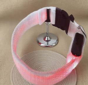 2025 Nueva gran oferta precio barato de fábrica noche perro caminando USB carga <span class=keywords><strong>LED</strong></span> luz nocturna ensanchado mascota gato perro <span class=keywords><strong>Collar</strong></span> en Stock - Product Image 6