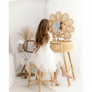 Juego de tocador y silla para niños, tocador y silla de último diseño con espejo de ratán. El más hermoso - Product Image 1