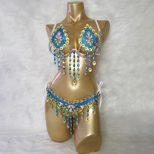 <span class=keywords><strong>SPEDIZIONE</strong></span> GRATUITA Set da 3 Pezzi per Danza del Ventre Samba da Donna, Reggiseno <span class=keywords><strong>e</strong></span> Cintura in Poliestere con Filo Metallico, Slip Dorato Fatto a Mano con Cristalli - Product Image 2