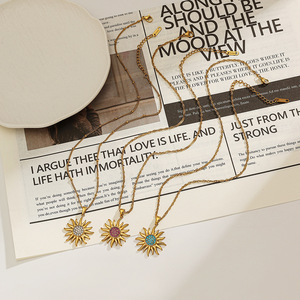 สร้อยคอรูปทรงดวงอาทิตย์ โลหะผสมสังกะสี ชุบทอง 18k จี้ฝังไมโคร ของขวัญสไตล์ยุโรป - Product Image 3