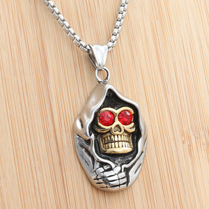 Colgante de calavera de acero inoxidable con ojos de cristal rojo, collar retro punk para hombre, regalo de joyería de moda - Product Image 1