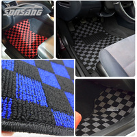 Tapis de voiture personnalisé à motif drapeau à carreaux rouge et noir