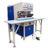 Machine à souder pour la fabrication de bâches