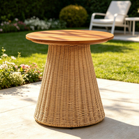 Table d'appoint de luxe personnalisée en teck et rotin, table basse d'extérieur en aluminium et rotin PE imperméable pour villa, patio et complexe hôtelier à Dubaï et en Arabie Saoudite