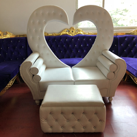 Canapé d'amour blanc de luxe de l'usine de Foshan, canapé de mariage, chaises en bois antique pour la mariée et le marié, peinture moderne, chaise élégante pour hôtel, 1 pièce
