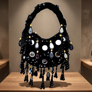 Pochette de soirée demi-lune perlée faite main, douce, légère et écologique, avec détails miroir et franges à pompons, pour fêtes et mariages - Product Image 2