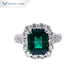 Anillo de Esmeralda Verde de Laboratorio Personalizado para Mujer, TIANYU GEMS, Oro Blanco de 14K, Engaste Pavé, Anillo de Compromiso Clásico - Product Image 1