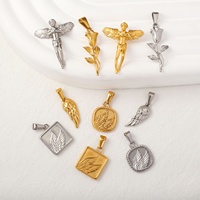 Nouveau pendentif carré ailé tridimensionnel en acier inoxydable électroplaqué, motif fleur de rose vintage, style européen et américain transfrontalier