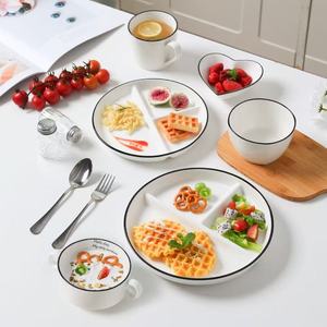 Assiette en porcelaine à trois <span class=keywords><strong>compartiments</strong></span> multifonctionnelle pour le contrôle des portions, usage domestique, haute esthétique, peinte sous glaçure - Product Image 1