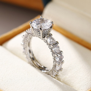 Anello con design a quattro punte, stile elegante, per donna - Product Image 6