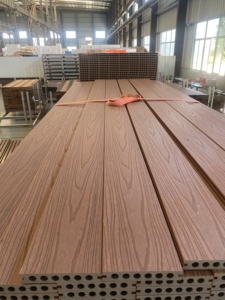 Tarima de WPC Coextruido con Acabado Cepillado, Diseño Europeo Ecológico, Color Resistente a la Decoloración, Piso Duradero para Exteriores con <span class=keywords><strong>Clima</strong></span> Hostil - Product Image 1