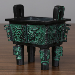 Ornement de trépied carré en bronze Niu Fang Ding, vert antique, décoration de bureau, artisanat traditionnel, cadeau - Product Image 2
