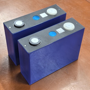 Deep Cycle Highstar 100Ah 3.2V LFP Semi-Solid State Battery with 4000 Cycles for Solar and Vehicles - Product Image 3