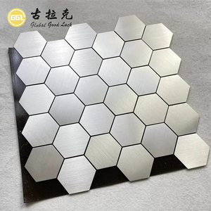 Carreaux de mosaïque hexagonaux en aluminium <span class=keywords><strong>blanc</strong></span> autocollants à bas prix pour salle de bain moderne et mur extérieur - Product Image 1