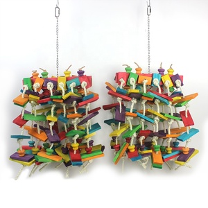Grands jouets d'oiseaux en bois <span class=keywords><strong>de</strong></span> haute qualité <span class=keywords><strong>pour</strong></span> perroquets fournitures <span class=keywords><strong>de</strong></span> mouvement interactives comprenant des ustensiles <span class=keywords><strong>de</strong></span> boîte d'alimentation <span class=keywords><strong>pour</strong></span> jouer - Product Image 3