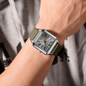 Montre étudiante de ville à quartz étanche en silicone avec boîtier en alliage de mode Goldie Square - Product Image 1