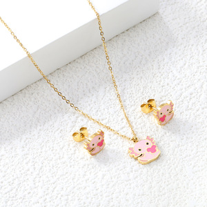 Conjunto de collar y pendientes de acero inoxidable con diseño de pequeño monstruo para mujer, regalo, joyería, estilo de dibujos animados, color rosa - Product Image 2