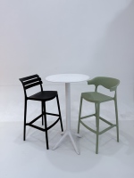 Nouvelle table de salle à manger d'extérieur en polypropylène (PP) au design simple, disponible en plusieurs couleurs, pour l'intérieur et l'extérieur