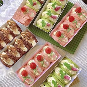 50pcs màu hồng 7.5 inch giấy charcuterie hộp với rõ ràng an toàn có nắp đậy dài dùng một <span class=keywords><strong>l</strong></span>ần món tráng miệng container màu hồng Bánh hộp - Product Image 6