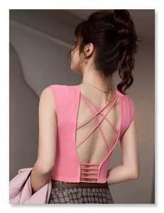 Débardeur court côtelé basique en maille respirante de haute qualité pour femme, avec logo frontal, idéal pour la mode en gros - Product Image 3